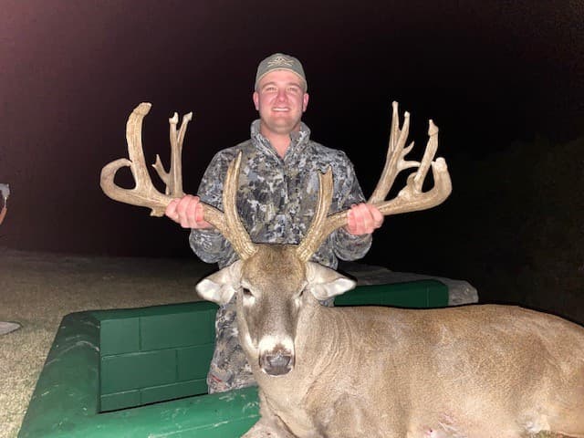 218" Signature Buck