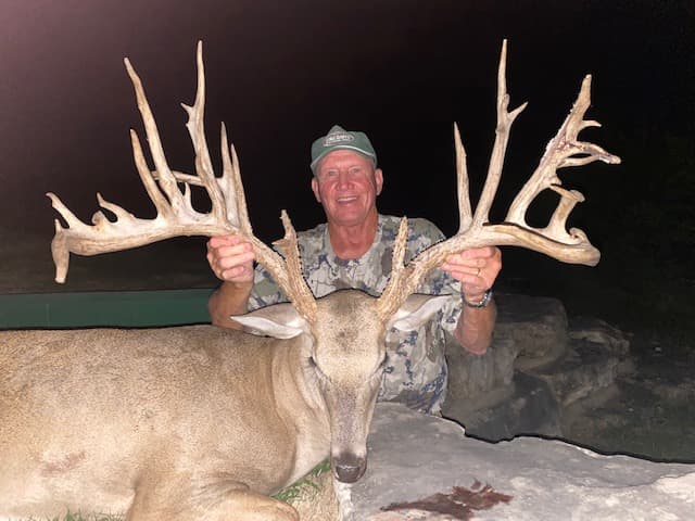 Trophy Buck IMG_1823