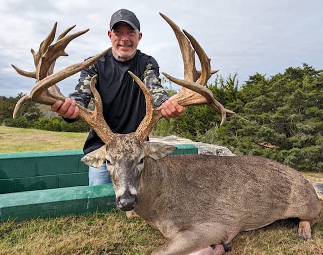Trophy Buck IMG_2968